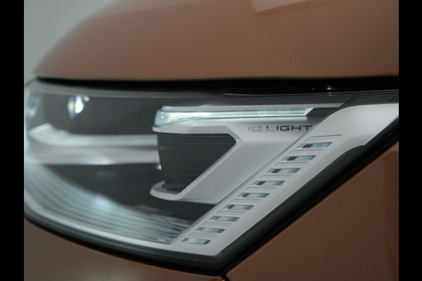 Volkswagen Multivan 1.4 eHybrid L1H1 Style 7 Persoons PHEV 218pk | Trekhaak Af Fabriek | Panodak | Alcantara Sportstoelen & Stuur Verwarmd |  Adaptive Cruise | Camera | IQ Light | Apple Carplay | Blis | Navigatie | DAB | Plug In Hybrid |