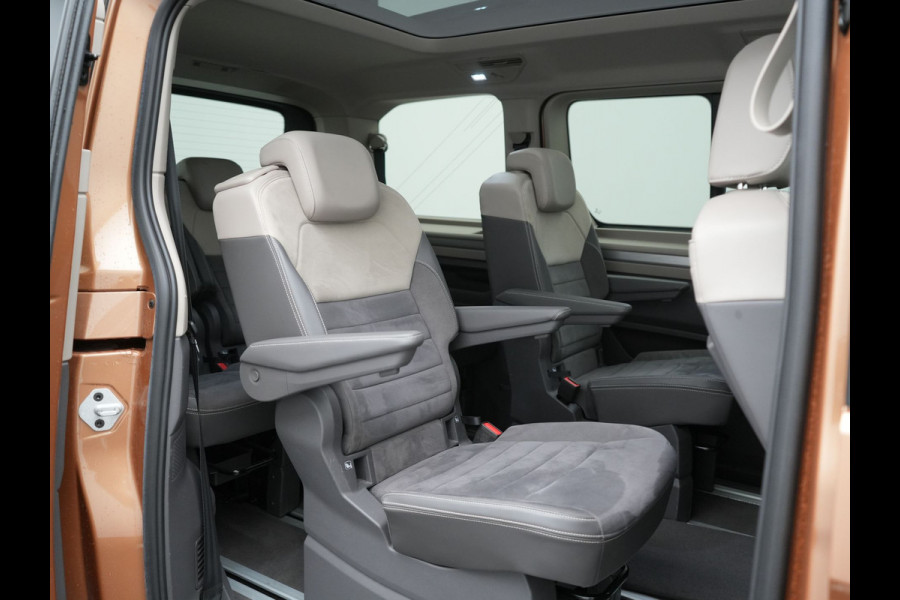 Volkswagen Multivan 1.4 eHybrid L1H1 Style 7 Persoons PHEV 218pk | Trekhaak Af Fabriek | Panodak | Alcantara Sportstoelen & Stuur Verwarmd |  Adaptive Cruise | Camera | IQ Light | Apple Carplay | Blis | Navigatie | DAB | Plug In Hybrid |