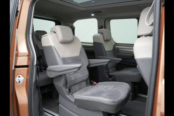 Volkswagen Multivan 1.4 eHybrid L1H1 Style 7 Persoons PHEV 218pk | Trekhaak Af Fabriek | Panodak | Alcantara Sportstoelen & Stuur Verwarmd |  Adaptive Cruise | Camera | IQ Light | Apple Carplay | Blis | Navigatie | DAB | Plug In Hybrid |