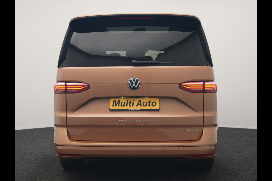 Volkswagen Multivan 1.4 eHybrid L1H1 Style 7 Persoons PHEV 218pk | Trekhaak Af Fabriek | Panodak | Alcantara Sportstoelen & Stuur Verwarmd |  Adaptive Cruise | Camera | IQ Light | Apple Carplay | Blis | Navigatie | DAB | Plug In Hybrid |