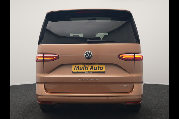 Volkswagen Multivan 1.4 eHybrid L1H1 Style 7 Persoons PHEV 218pk | Trekhaak Af Fabriek | Panodak | Alcantara Sportstoelen & Stuur Verwarmd |  Adaptive Cruise | Camera | IQ Light | Apple Carplay | Blis | Navigatie | DAB | Plug In Hybrid |