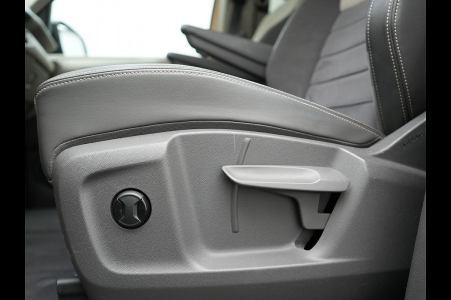Volkswagen Multivan 1.4 eHybrid L1H1 Style 7 Persoons PHEV 218pk | Trekhaak Af Fabriek | Panodak | Alcantara Sportstoelen & Stuur Verwarmd |  Adaptive Cruise | Camera | IQ Light | Apple Carplay | Blis | Navigatie | DAB | Plug In Hybrid |