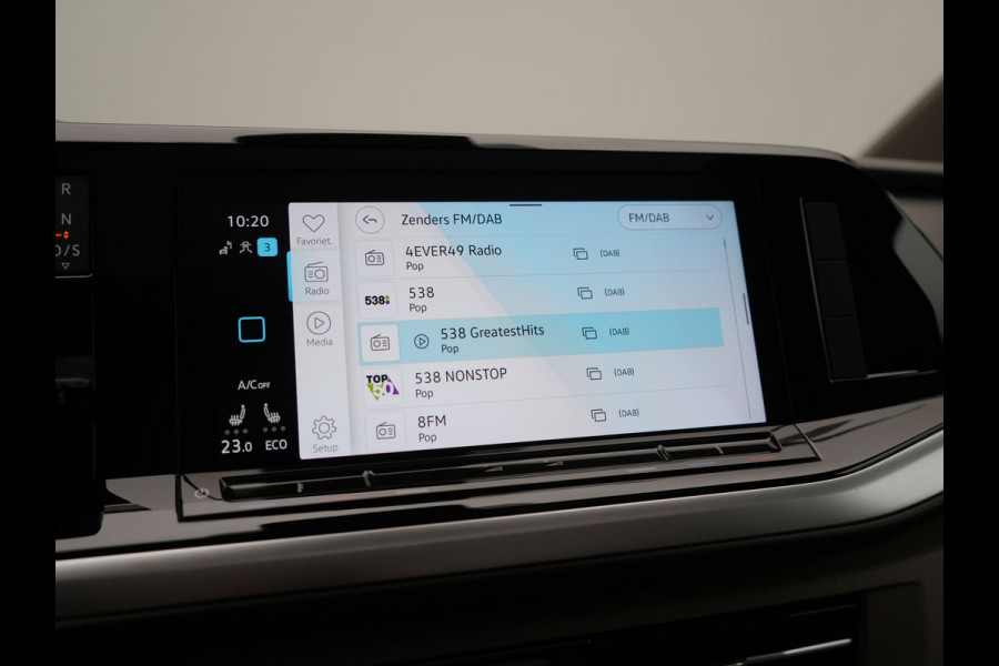 Volkswagen Multivan 1.4 eHybrid L1H1 Style 7 Persoons PHEV 218pk | Trekhaak Af Fabriek | Panodak | Alcantara Sportstoelen & Stuur Verwarmd |  Adaptive Cruise | Camera | IQ Light | Apple Carplay | Blis | Navigatie | DAB | Plug In Hybrid |