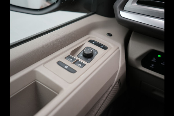 Volkswagen Multivan 1.4 eHybrid L1H1 Style 7 Persoons PHEV 218pk | Trekhaak Af Fabriek | Panodak | Alcantara Sportstoelen & Stuur Verwarmd |  Adaptive Cruise | Camera | IQ Light | Apple Carplay | Blis | Navigatie | DAB | Plug In Hybrid |