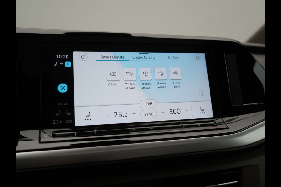 Volkswagen Multivan 1.4 eHybrid L1H1 Style 7 Persoons PHEV 218pk | Trekhaak Af Fabriek | Panodak | Alcantara Sportstoelen & Stuur Verwarmd |  Adaptive Cruise | Camera | IQ Light | Apple Carplay | Blis | Navigatie | DAB | Plug In Hybrid |