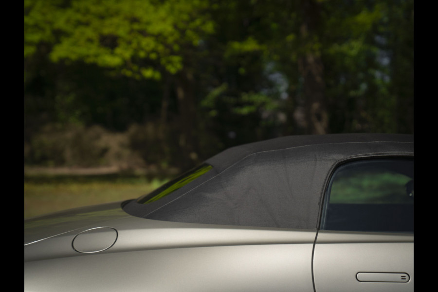 Aston Martin Vantage Roadster 4.0 V8