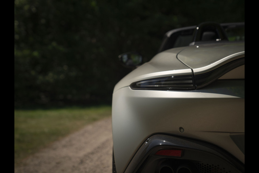 Aston Martin Vantage Roadster 4.0 V8