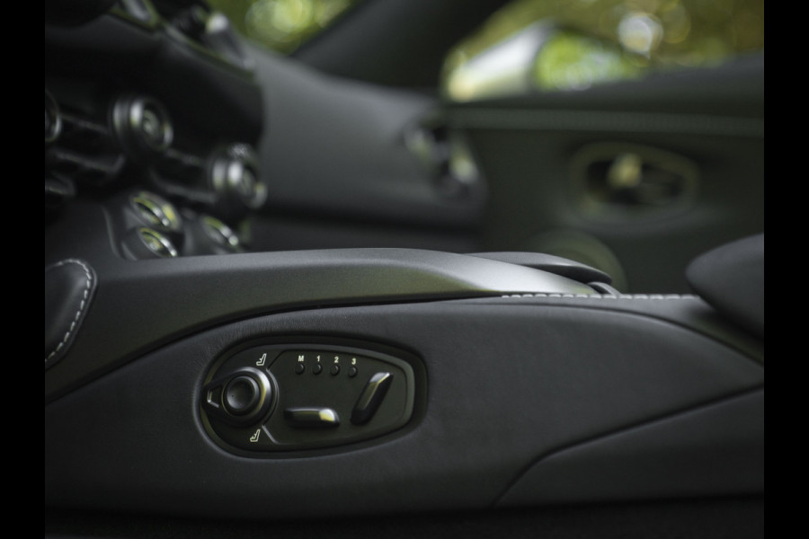 Aston Martin Vantage Roadster 4.0 V8