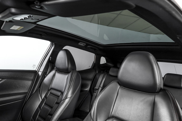 Nissan QASHQAI 1.3 DIG-T 160 PK Tekna + - Automaat | Pano | Adapt. Cruise | Stoel-+Voorruitverw. | NAV+App. Connect | ECC | Afn. Trekhaak | Bose | LM 19" |