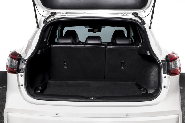 Nissan QASHQAI 1.3 DIG-T 160 PK Tekna + - Automaat | Pano | Adapt. Cruise | Stoel-+Voorruitverw. | NAV+App. Connect | ECC | Afn. Trekhaak | Bose | LM 19" |