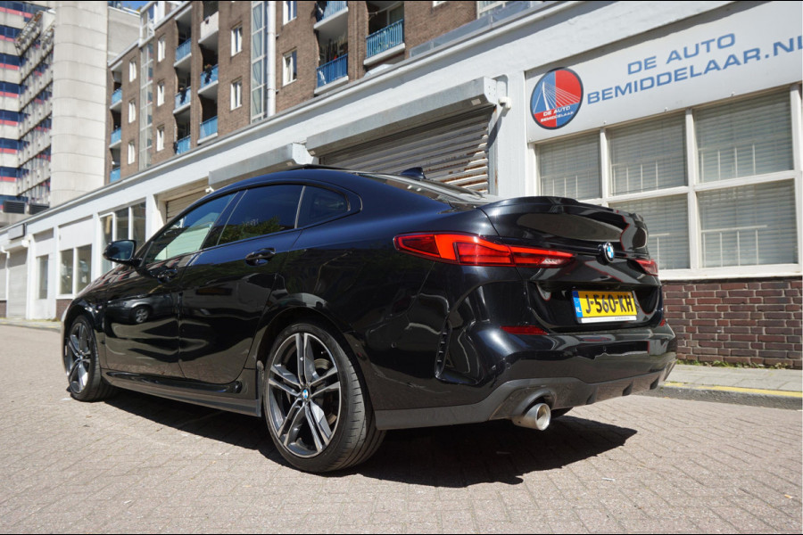 BMW 2 Serie Gran Coupé 218i High Executive M-SPORT | Pano-dak | Sfeer | Adaptive + Lane | Apple CarPlay | NL Auto | Compleet BMW onderhouden