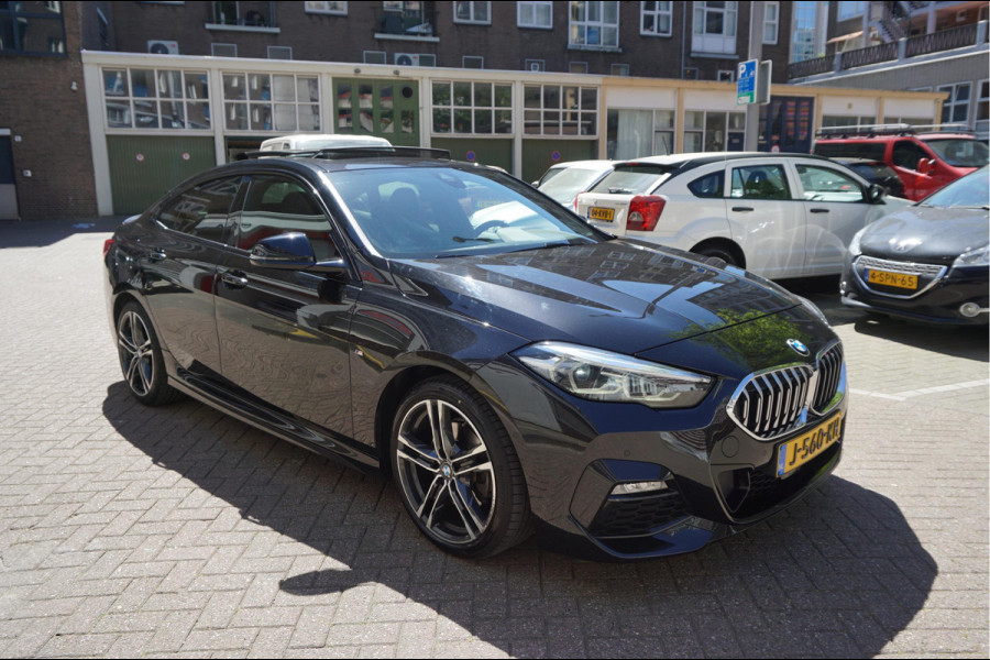 BMW 2 Serie Gran Coupé 218i High Executive M-SPORT | Pano-dak | Sfeer | Adaptive + Lane | Apple CarPlay | NL Auto | Compleet BMW onderhouden