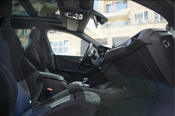 BMW 2 Serie Gran Coupé 218i High Executive M-SPORT | Pano-dak | Sfeer | Adaptive + Lane | Apple CarPlay | NL Auto | Compleet BMW onderhouden