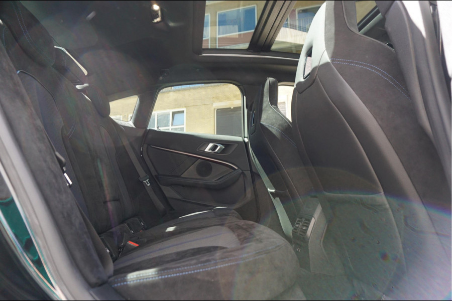BMW 2 Serie Gran Coupé 218i High Executive M-SPORT | Pano-dak | Sfeer | Adaptive + Lane | Apple CarPlay | NL Auto | Compleet BMW onderhouden