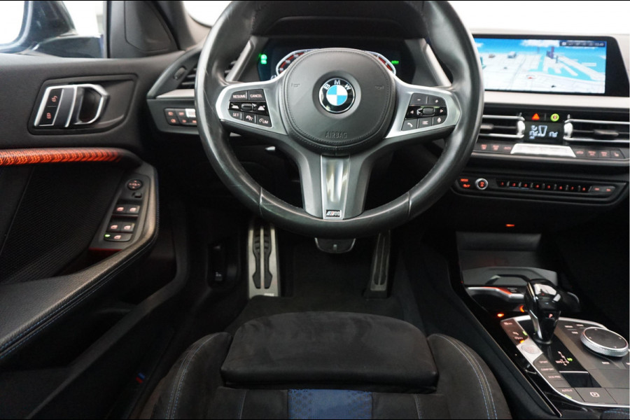 BMW 2 Serie Gran Coupé 218i High Executive M-SPORT | Pano-dak | Sfeer | Adaptive + Lane | Apple CarPlay | NL Auto | Compleet BMW onderhouden