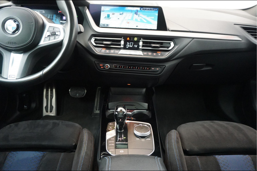 BMW 2 Serie Gran Coupé 218i High Executive M-SPORT | Pano-dak | Sfeer | Adaptive + Lane | Apple CarPlay | NL Auto | Compleet BMW onderhouden