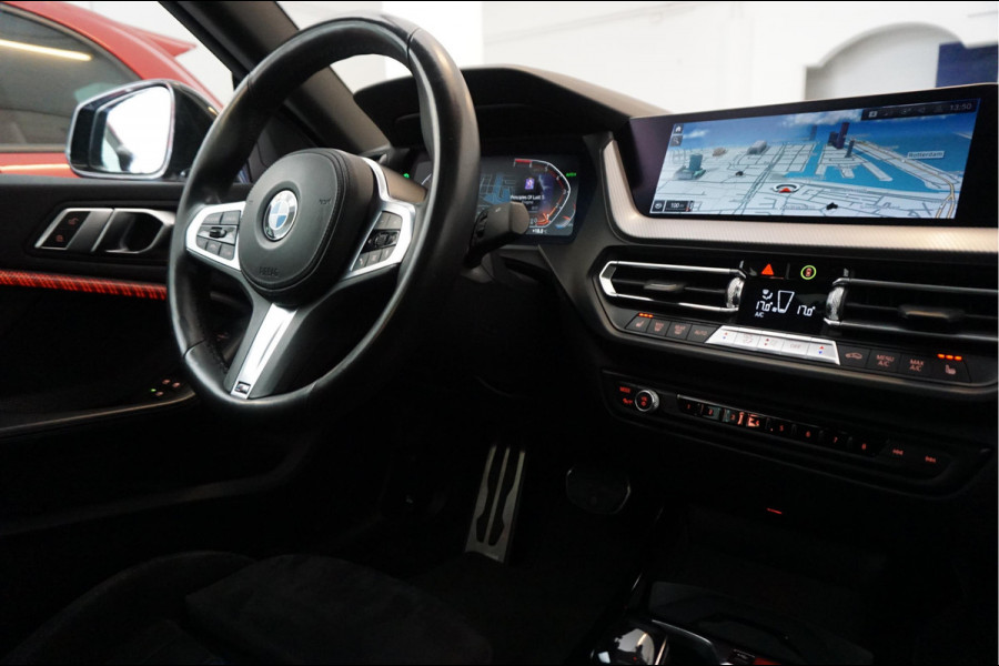 BMW 2 Serie Gran Coupé 218i High Executive M-SPORT | Pano-dak | Sfeer | Adaptive + Lane | Apple CarPlay | NL Auto | Compleet BMW onderhouden