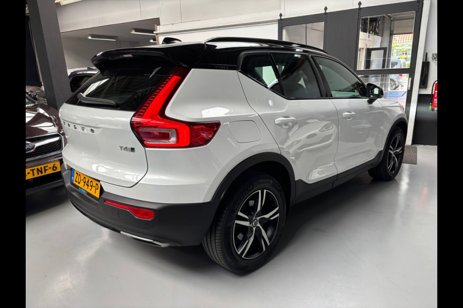 Volvo XC40 2.0 T4 AWD R-Design / Camera / Stoelverwarming