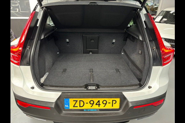 Volvo XC40 2.0 T4 AWD R-Design / Camera / Stoelverwarming