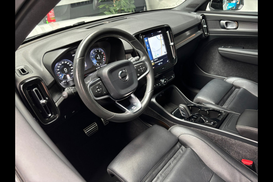Volvo XC40 2.0 T4 AWD R-Design / Camera / Stoelverwarming