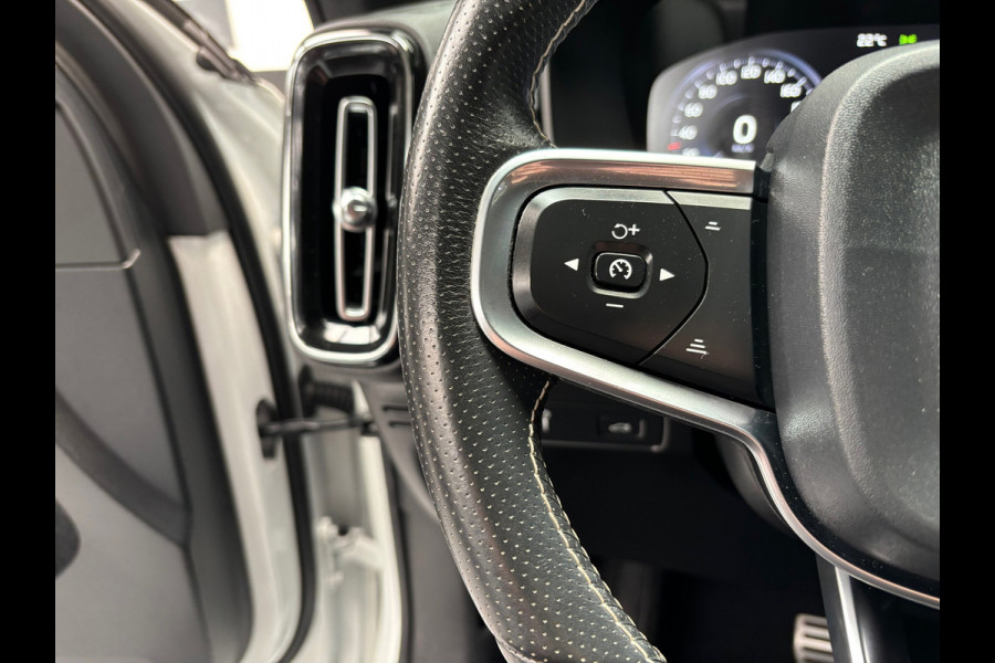 Volvo XC40 2.0 T4 AWD R-Design / Camera / Stoelverwarming