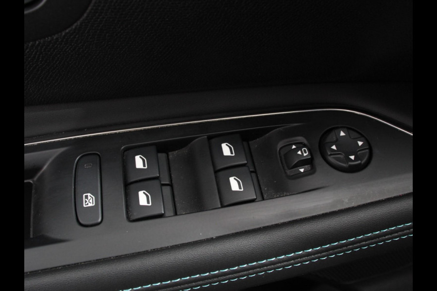 Peugeot 5008 1.2 PureTech 130pk Automaat Allure Pack 7-zits Navigatie Apple Carplay/Android Auto Climate Control Cruise Control Virtual cockpit PDC VA + Camera Zonneschermen achter Keyless Go Full LED  18” LM Velgen