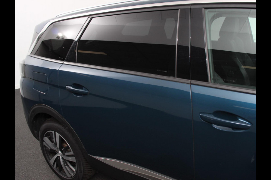 Peugeot 5008 1.2 PureTech 130pk Automaat Allure Pack 7-zits Navigatie Apple Carplay/Android Auto Climate Control Cruise Control Virtual cockpit PDC VA + Camera Zonneschermen achter Keyless Go Full LED  18” LM Velgen