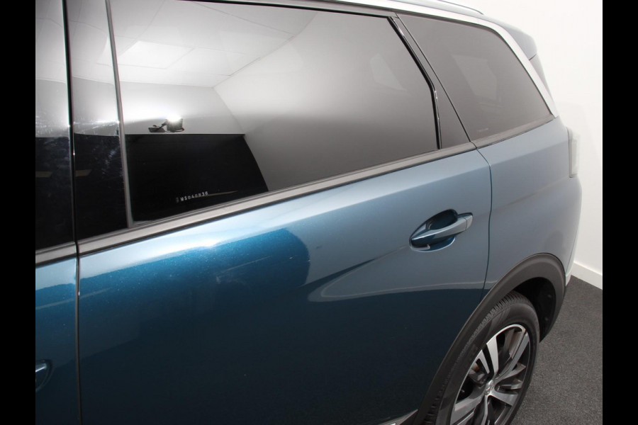 Peugeot 5008 1.2 PureTech 130pk Automaat Allure Pack 7-zits Navigatie Apple Carplay/Android Auto Climate Control Cruise Control Virtual cockpit PDC VA + Camera Zonneschermen achter Keyless Go Full LED  18” LM Velgen