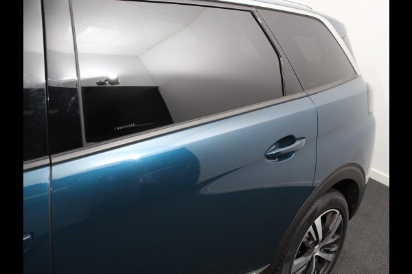 Peugeot 5008 1.2 PureTech 130pk Automaat Allure Pack 7-zits Navigatie Apple Carplay/Android Auto Climate Control Cruise Control Virtual cockpit PDC VA + Camera Zonneschermen achter Keyless Go Full LED  18” LM Velgen