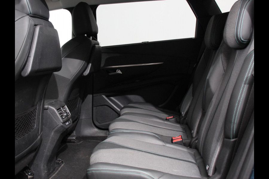 Peugeot 5008 1.2 PureTech 130pk Automaat Allure Pack 7-zits Navigatie Apple Carplay/Android Auto Climate Control Cruise Control Virtual cockpit PDC VA + Camera Zonneschermen achter Keyless Go Full LED  18” LM Velgen