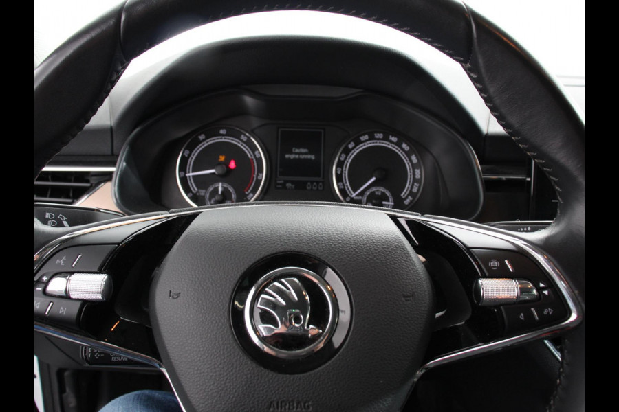Škoda Kamiq 1.0 TSI 110pk DSG Style Navigatie Apple Carplay/Android auto Parkeersensor achter Cruise Control Verwarmbare voorstoelen Extra getint glas Climate Control Digitale Cockpit