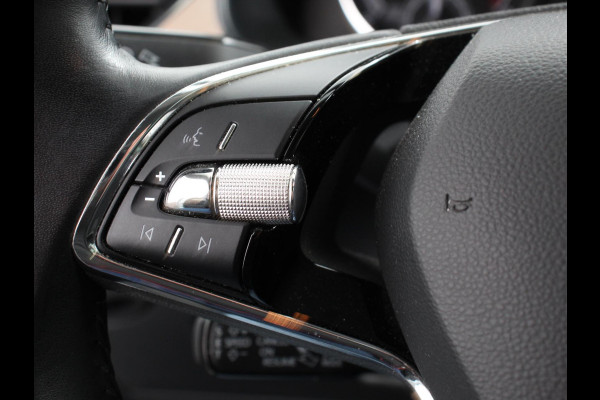 Škoda Kamiq 1.0 TSI 110pk DSG Style Navigatie Apple Carplay/Android auto Parkeersensor achter Cruise Control Verwarmbare voorstoelen Extra getint glas Climate Control Digitale Cockpit