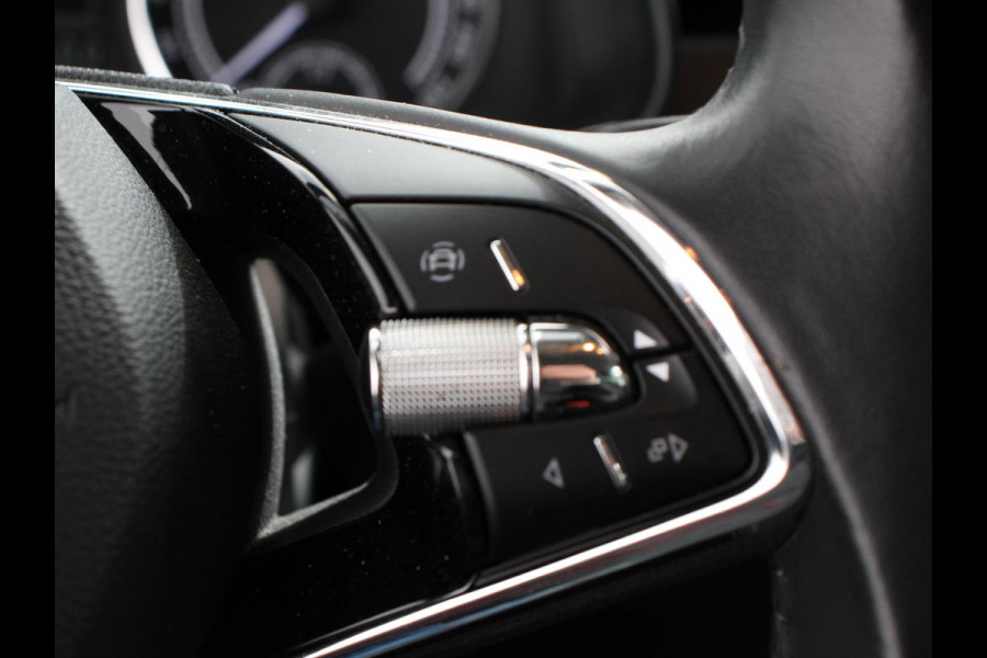 Škoda Kamiq 1.0 TSI 110pk DSG Style Navigatie Apple Carplay/Android auto Parkeersensor achter Cruise Control Verwarmbare voorstoelen Extra getint glas Climate Control Digitale Cockpit