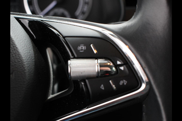 Škoda Kamiq 1.0 TSI 110pk DSG Style Navigatie Apple Carplay/Android auto Parkeersensor achter Cruise Control Verwarmbare voorstoelen Extra getint glas Climate Control Digitale Cockpit
