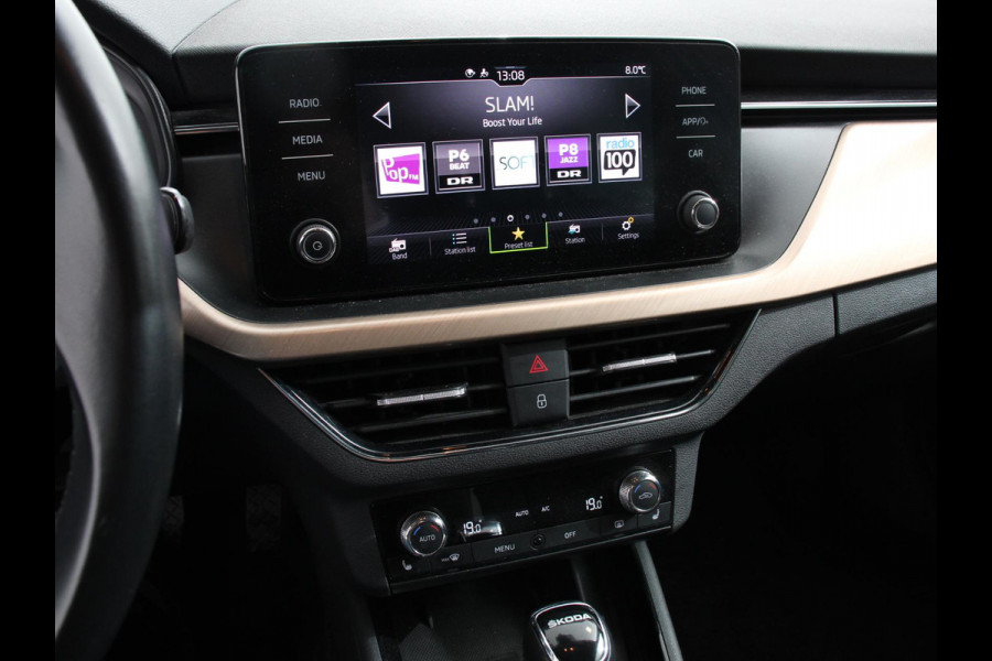 Škoda Kamiq 1.0 TSI 110pk DSG Style Navigatie Apple Carplay/Android auto Parkeersensor achter Cruise Control Verwarmbare voorstoelen Extra getint glas Climate Control Digitale Cockpit