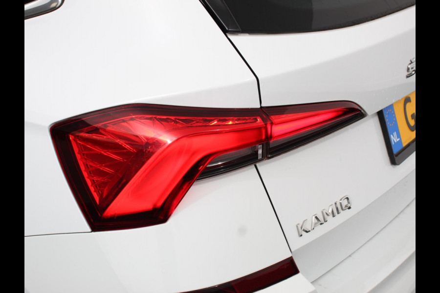 Škoda Kamiq 1.0 TSI 110pk DSG Style Navigatie Apple Carplay/Android auto Parkeersensor achter Cruise Control Verwarmbare voorstoelen Extra getint glas Climate Control Digitale Cockpit