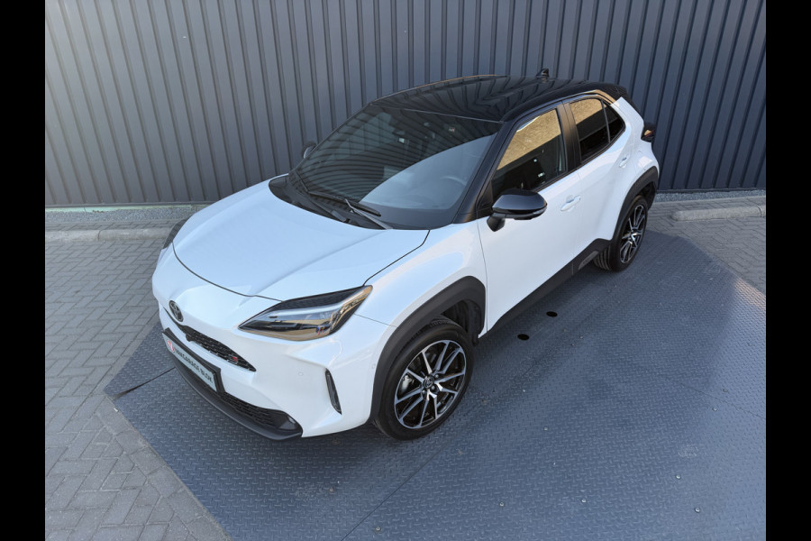 Toyota Yaris Cross 1.5 Hybrid GR Sport / Bi tone | 360 camera | JBL | Head-up | Rijklaar!!!
