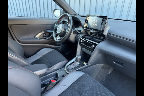 Toyota Yaris Cross 1.5 Hybrid GR Sport / Bi tone | 360 camera | JBL | Head-up | Rijklaar!!!