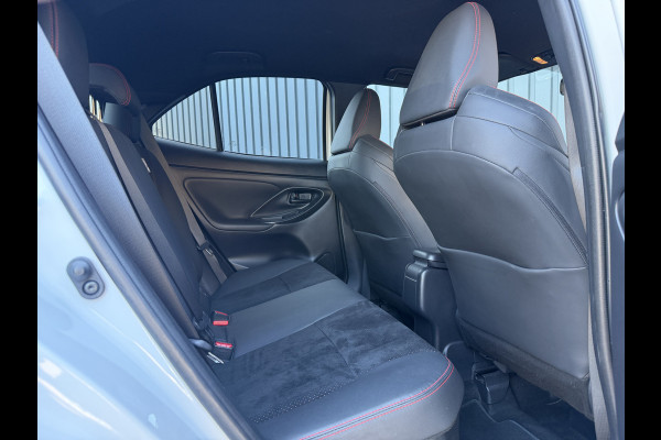 Toyota Yaris Cross 1.5 Hybrid GR Sport / Bi tone | 360 camera | JBL | Head-up | Rijklaar!!!