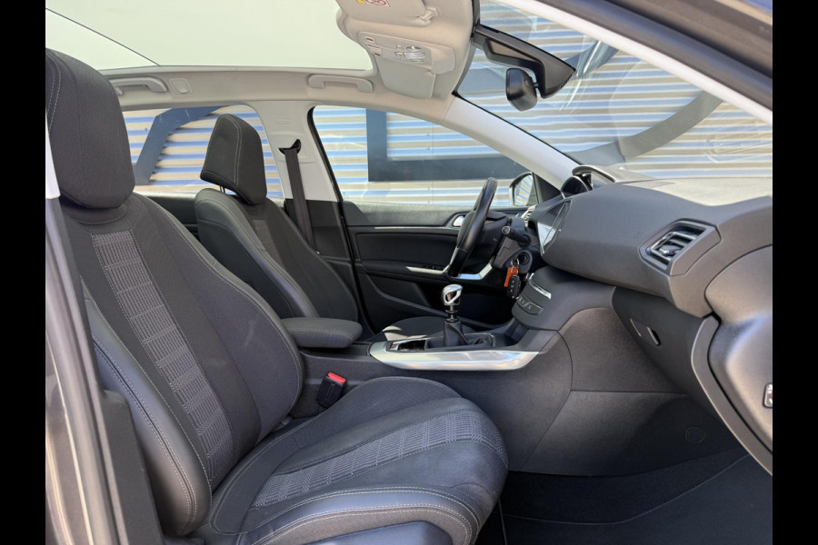 Peugeot 308 SW 1.2 PureTech Allure Navi|Clima|Cruise|Pano|Carplay|PDC V+A|D-riem vv in 2023|N.A.P|APK tot 10-2027