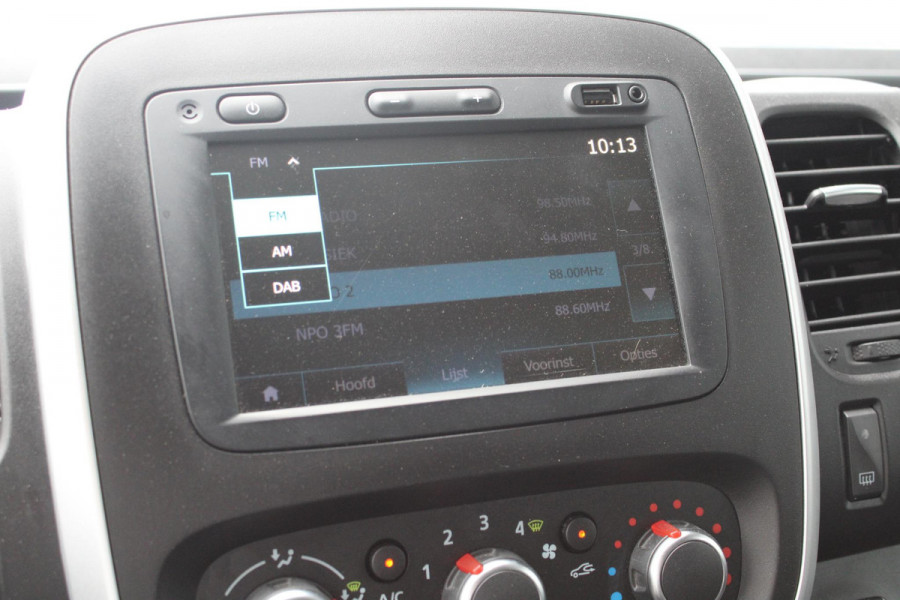 Renault Trafic 2.0 dCi 170 T29 L2H1 Comfort | Trekhaak | Sidebars | 18'' Lichtmetalen Velgen | Airco | Cruise Control |