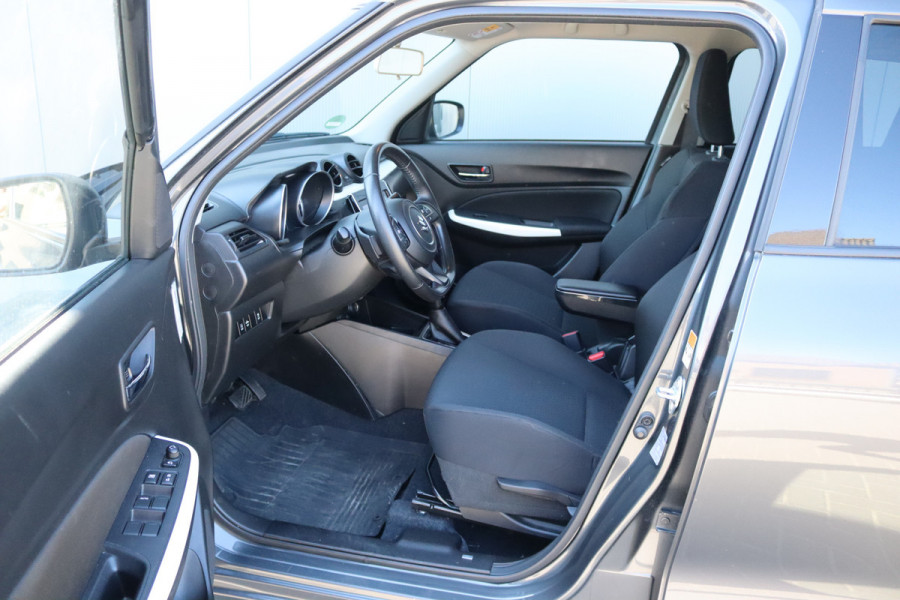 Suzuki Swift 112PK Automaat Stijl Adaptive-cruise/Trekhaak/Camera/Stoelverarming