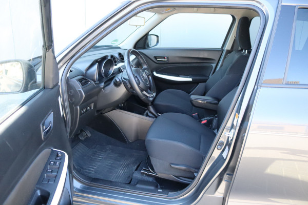 Suzuki Swift 112PK Automaat Stijl Adaptive-cruise/Trekhaak/Camera/Stoelverarming