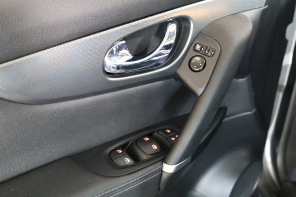 Nissan QASHQAI 1.3 DIG-T Premium Edition AVM NAVI CLIMA PANO CARPLAY 360CAMERA "21