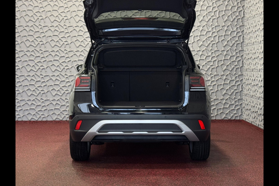 Volkswagen T-Cross ✅ NIEUWE AUTO✅TSI 17''LMV DODE HOEK TREKHAAK CAMERA VIR.COCKPIT STOELVERW. ADAP.CRUISE LMV CARPLAY 2025 ✅Top Auto's Wijchen , 30 Jaar Specialist in Volkswagen  : Alle Type's : R-Line Edition / Style / First Edition / Highline / Life , Zowel PHEV / HEV / MHEV / Benzine ✅