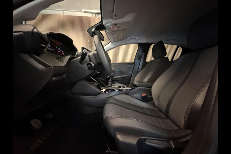 Peugeot 208 1.2 PureTech 100PK Allure Pack | Carplay | Camera | Stoelverw. | Keyless | Incl. garantie