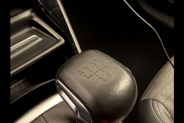 Peugeot 208 1.2 PureTech 100PK Allure Pack | Carplay | Camera | Stoelverw. | Keyless | Incl. garantie