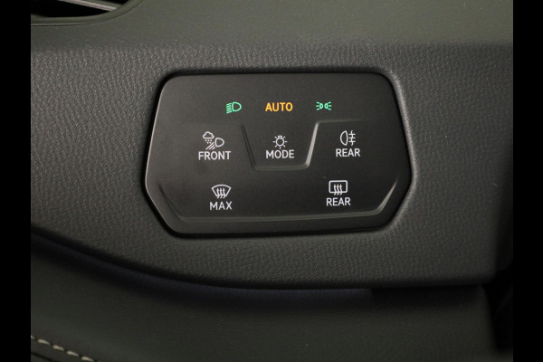 Volkswagen ID.3 Pro Limited Edition 58 kWh 204 PK | 20 Inch| Stoelverwarming | Achteruitrijcamera | Navigatie