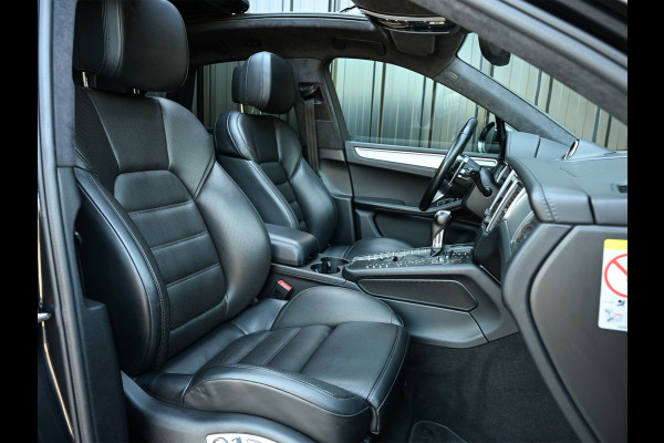 Porsche Macan 3.6 Turbo Performance Package 441pk | Sport Chrono | Panorama dak | Trekhaak | Bose Sound | Privacy glass | Adaptive cruise control | Stoel ventilatie