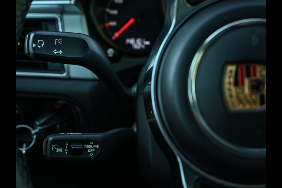 Porsche Macan 3.6 Turbo Performance Package 441pk | Sport Chrono | Panorama dak | Trekhaak | Bose Sound | Privacy glass | Adaptive cruise control | Stoel ventilatie
